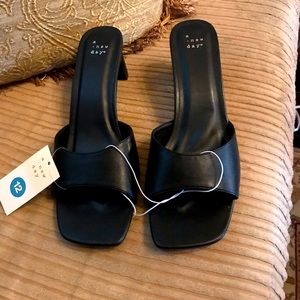 Womens size 12 black heels